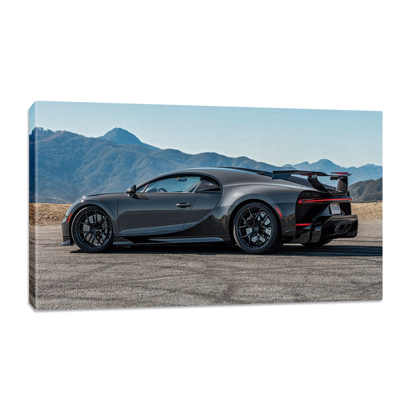 Bugatti Chrion Estacionado sobre Carretera