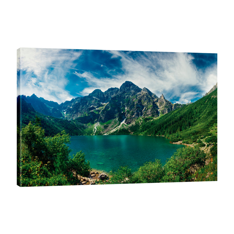 Lago y Montañas